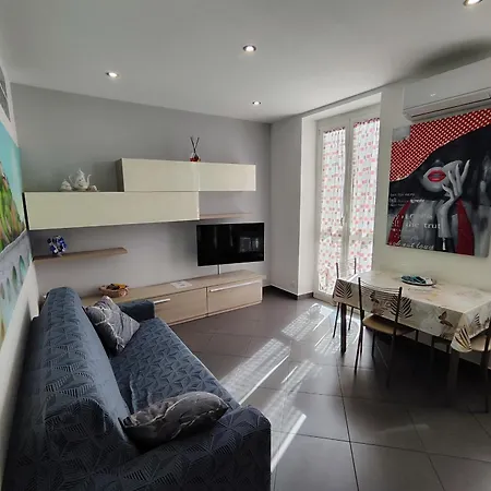 Luxury Graffiti Tales House Vibo Apartman *