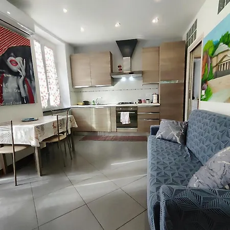 Luxury Graffiti Tales House Vibo Apartman *